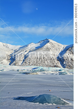Glacier in Skaftafell, Vatnajokull National Park, Iceland Glacier in Skaftafell, Vatnajokull National Park, Iceland 90049913