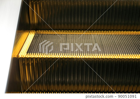 Escalator image 90051091
