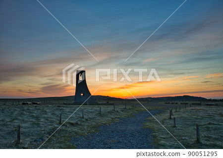 Utsukushigahara Plateau / Beauty Tower at sunrise Utsukushigahara Plateau / Beauty Tower at sunrise 90051295