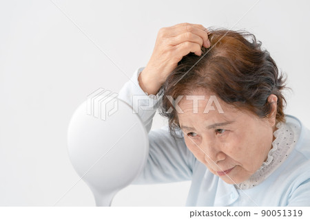 Senior women who care about hairstyles 90051319