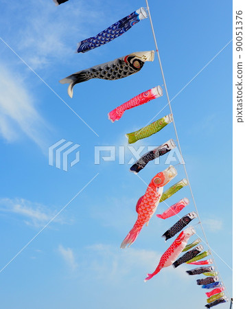 Carp streamer swimming in the sky of "Nijigahama Beach" ③ 90051376