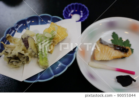 Teriyaki of tempura and yellowtail, a course meal of the inn's dinner Teriyaki of tempura and yellowtail, a course meal of the inn's dinner 90055844