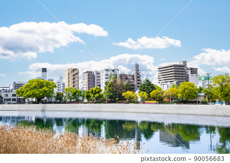 It is an urban landscape with a river. It shows the west side of the Tenma River. It is the lower reaches of Hirose Bridge. Hiroshima Prefecture It is an urban landscape with a river. It shows the west side of the Tenma River. It is the lower reaches of Hirose Bridge. Hiroshima Prefecture 90056683