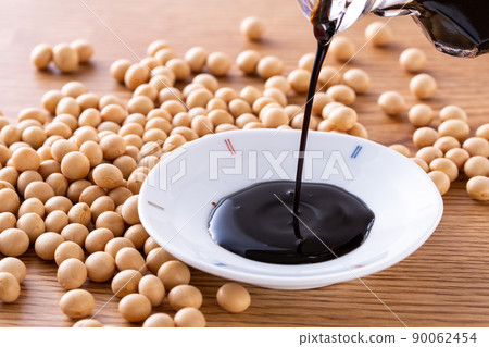 Pour soy sauce 90062454