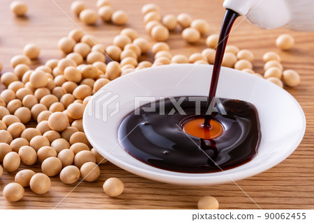 Pour soy sauce 90062455