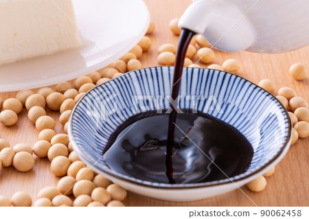 Pour soy sauce 90062458