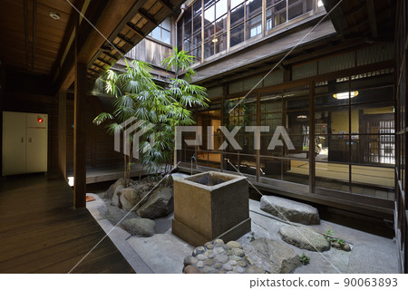 Inside the Machiya Monogatarikan (Yamatokoriyama City, Nara Prefecture) 90063893