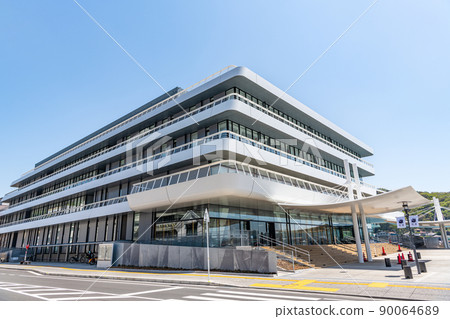 Onomichi City Hall in fine weather, Onomichi City, Hiroshima Prefecture 90064689