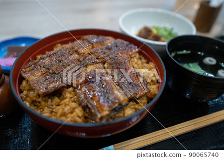 鰻丼 鰻丼 90065740