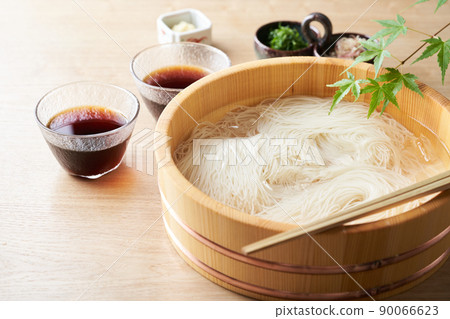 Somen 在浴缸中供應 90066623