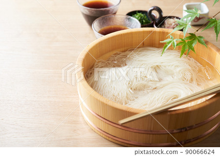 Somen 在浴缸中供應 Somen 在浴缸中供應 90066624