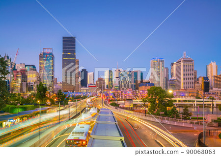 Brisbane city skyline 90068063