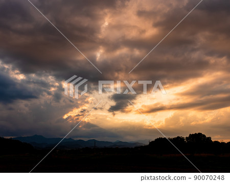 Dynamic evening scenery, scenery of Tama, Tokyo, nostalgic original scenery Dynamic evening scenery, scenery of Tama, Tokyo, nostalgic original scenery 90070248