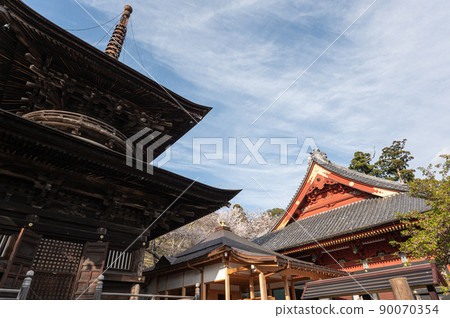 Amabiki Kannon Main Hall and Tahoto Spring Scenery Amabiki Kannon Main Hall and Tahoto Spring Scenery 90070354
