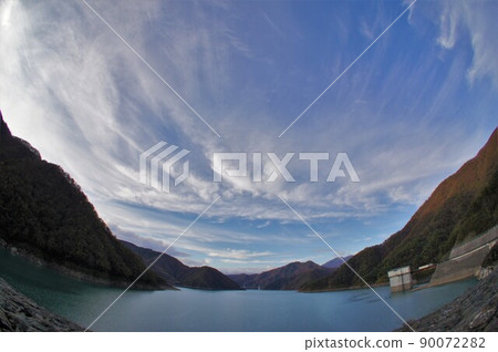 德山湖和德山大壩的藍天 90072282