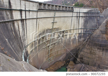 Kurobe Dam embankment 90072293