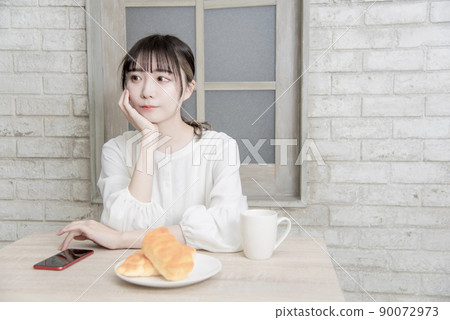 戴著面具的女人 90072973