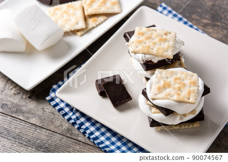 chocolate, cookies, marshmallow 90074567