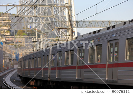 Near Oshiage on the Tobu Isesaki Line 90076311