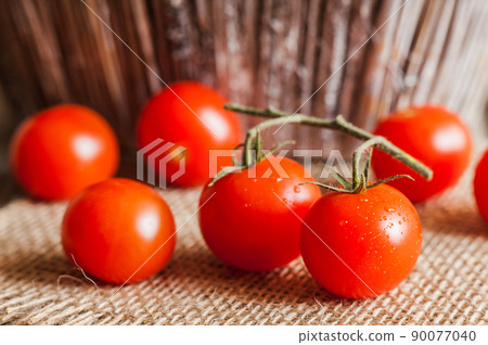 red cherry tomatoes red cherry tomatoes 90077040