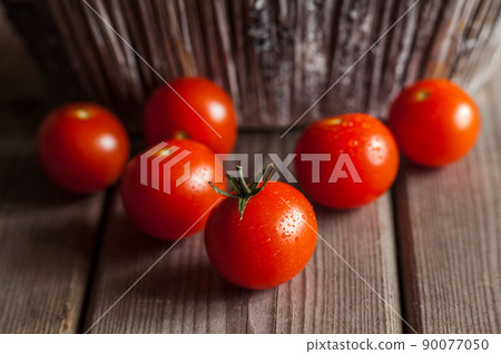 red cherry tomatoes red cherry tomatoes 90077050