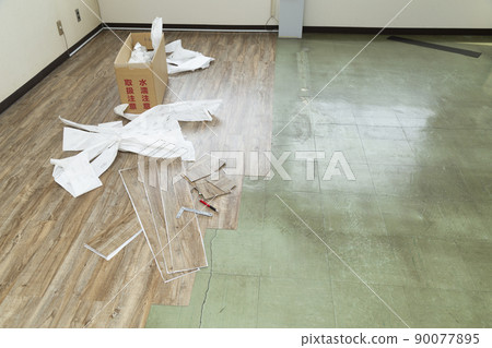 Floor pasting work 90077895