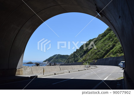 Coastal road shelter 90077902