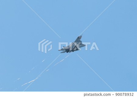 蘇霍伊 Su-57 翱翔 90078932