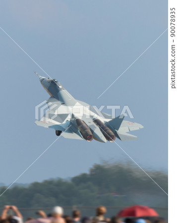 Sukhoi Su-57 takeoff Sukhoi Su-57 takeoff 90078935
