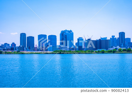 Skyscrapers of Yodogawa and Umeda, Osaka 90082413