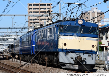 EF60 19 Tow 12 series passenger car Takasaki Line Miyahara-Omiya 90083987