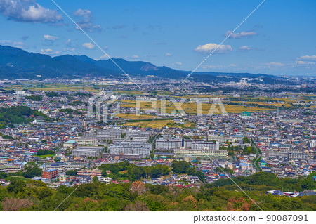 View of the Tanzawa Mountains and Hiratsuka City on the north side from Shonandaira in Kanagawa Prefecture 90087091