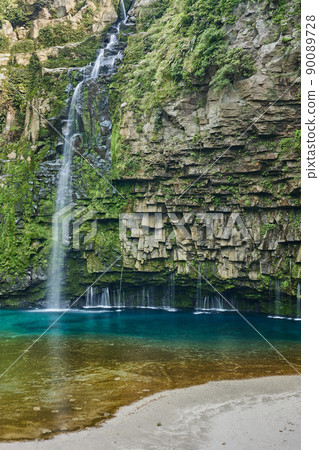 Ogawa Waterfall: A beautiful emerald green waterfall basin Ogawa Waterfall: A beautiful emerald green waterfall basin 90089728