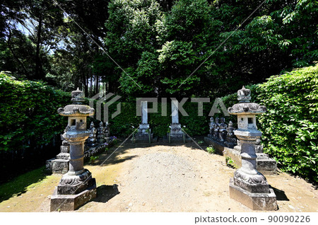 Ryutanji Ii Graveyard 90090226