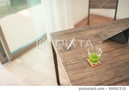 Take a break while working from home (tea) Take a break while working from home (tea) 90092510