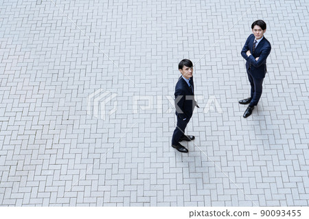 Businessman bird's-eye view 90093455