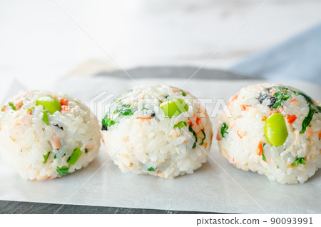 蟹棒和綠色蔬菜 chumoppa 蟹棒和綠色蔬菜 chumoppa 90093991