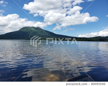 浩瀚的湖泊 90095040