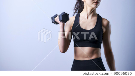 訓練年輕女性肌肉訓練啞鈴飲食 90096050