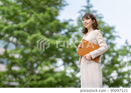 Business woman 90097121