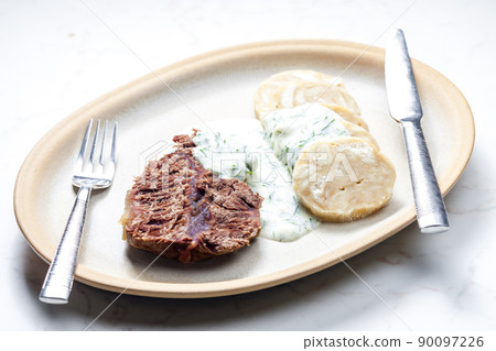 beef meat with dill sauce and dumplings 90097226