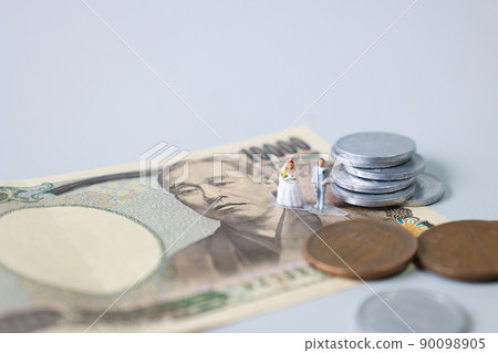 Marriage and Money (Savings, Marriage Expenses, Honeymoon) Marriage and Money (Savings, Marriage Expenses, Honeymoon) 90098905