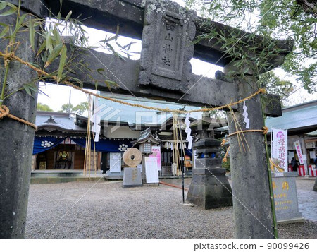 The precincts of Yotsuyama Shrine (Arao City, Kumamoto Prefecture) The precincts of Yotsuyama Shrine (Arao City, Kumamoto Prefecture) 90099426