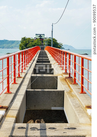 Tsushima Shrine (Mitoyo City, Kagawa Prefecture), which is said to be the guardian deity of children floating in the Seto Inland Sea Tsushima Shrine (Mitoyo City, Kagawa Prefecture), which is said to be the guardian deity of children floating in the Seto Inland Sea 90099537