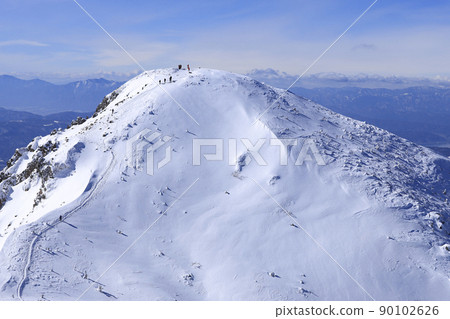 Mt. Tengu, a snowy mountain in the midwinter Mt. Tengu, a snowy mountain in the midwinter 90102626