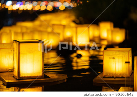 水燈籠，祈禱，水燈籠，慶典，玉蘭盂蘭盆節，泰國水燈籠，宗教節日，水燈籠 90103642