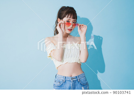 夏天女人淺藍背 90103741