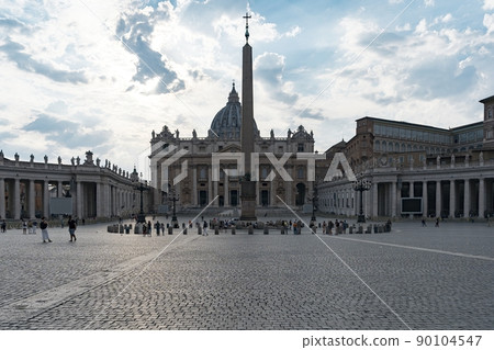 Saint Peter Square and Saint Peter Basilica in the Morning, Vatican City, Rome, Italy 90104547