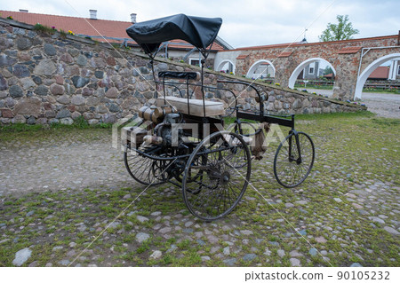 It is widely regarded as the world's first automobile. It is widely regarded as the world's first automobile. 90105232