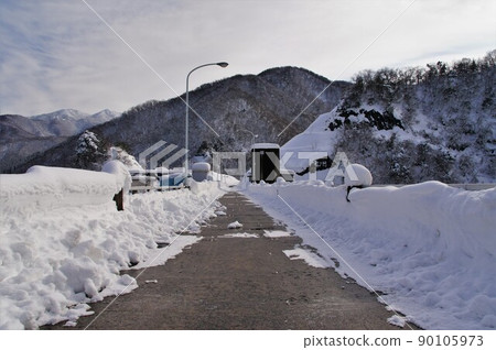 The top of the Hirono Dam where it snowed The top of the Hirono Dam where it snowed 90105973